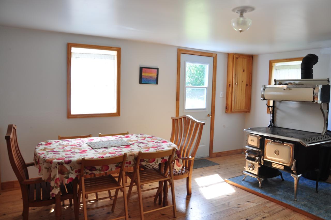 Breton Cove Farmhouse Guest House Indian Brook Exterior foto