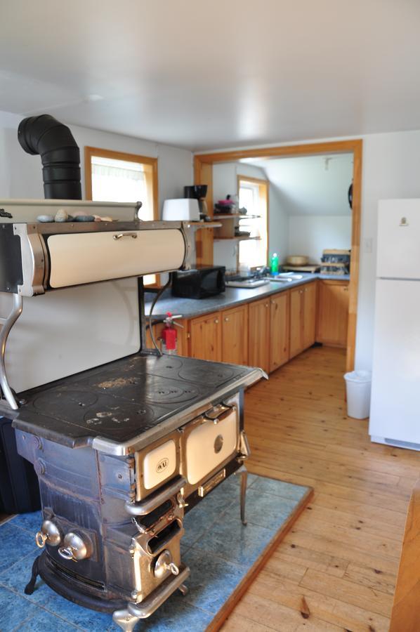 Breton Cove Farmhouse Guest House Indian Brook Exterior foto
